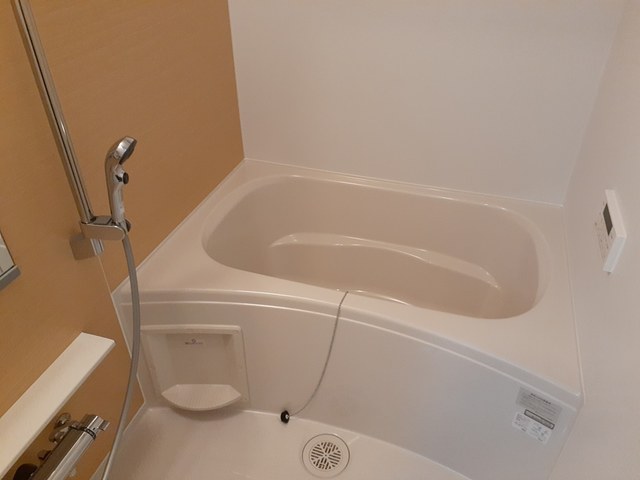 バス・シャワールーム　浴室乾燥・追い炊き機能付き♪