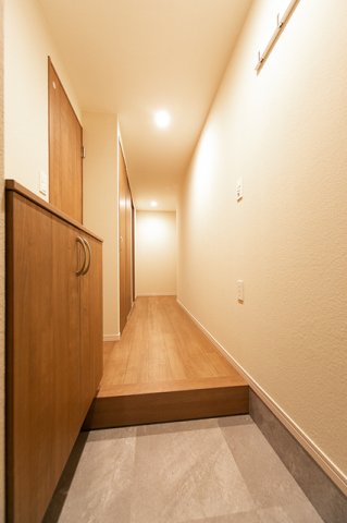 玄関　※写真は同タイプ住戸です。