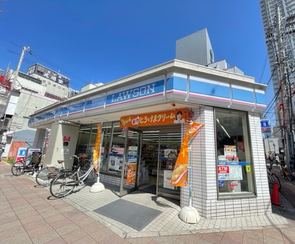 コンビニ　ローソン中突堤本通店（コンビニ）まで141m