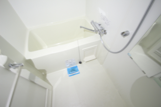 バス・シャワールーム　※同間取り別部屋の参考写真です