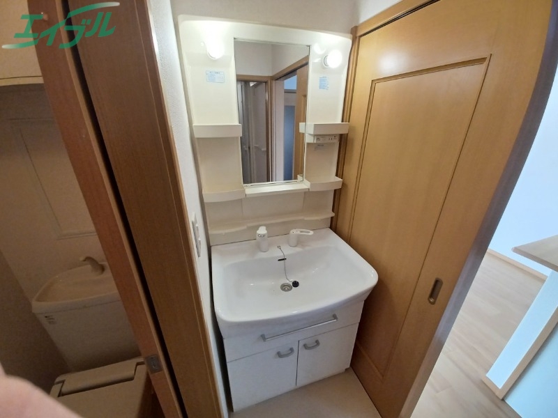 洗面設備　同型反転タイプの画像です