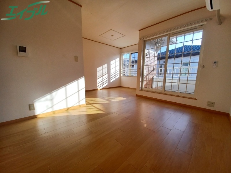 居室・リビング　同型反転タイプの画像です