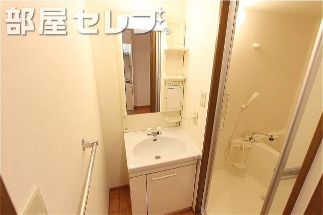 洗面設備　他号室の写真です。