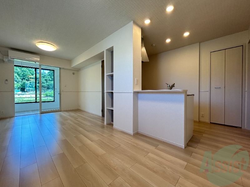 居室・リビング　リビングは１３．３帖のＬＤＫです。広々していていいですね。