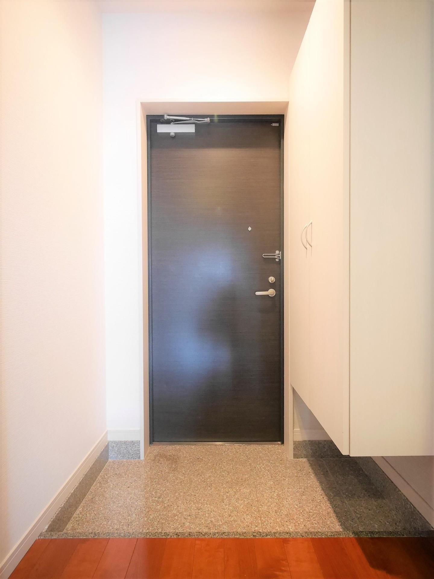 玄関　収納たっぷりのシューズボックス