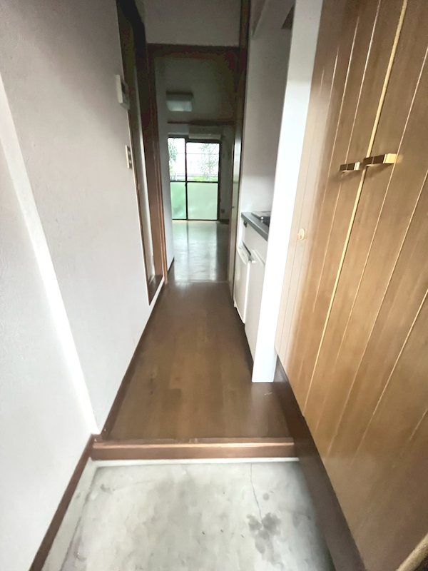 玄関　シューズボックス付きの玄関です。