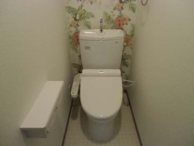 トイレ　温水洗浄暖房便座