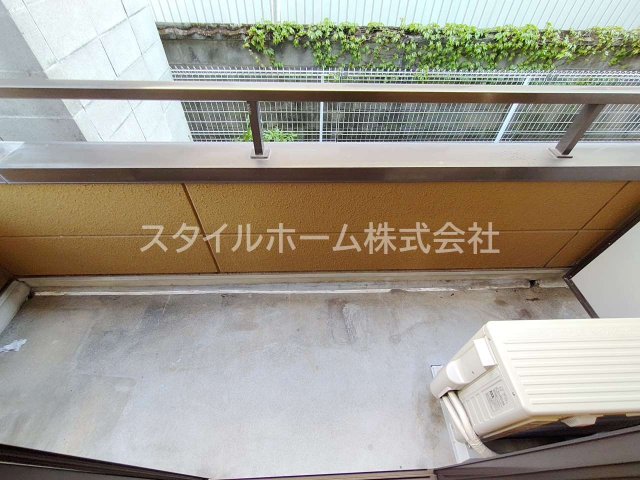 バルコニー　別部屋写真です。