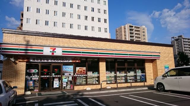 コンビニ　セブンイレブン札幌北7条西12丁目店（コンビニ）まで196m