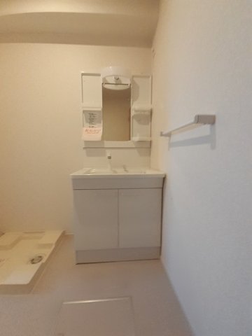 洗面設備　明るい洗面所です★