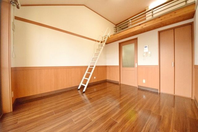 居室・リビング　開放的な室内です♪