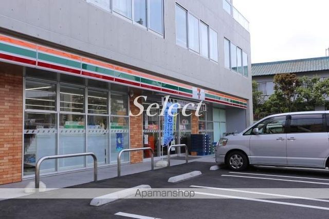 コンビニ　セブンイレブン（コンビニ）まで784m