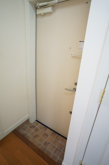 玄関　ダブルロック　２０２１年４月撮影