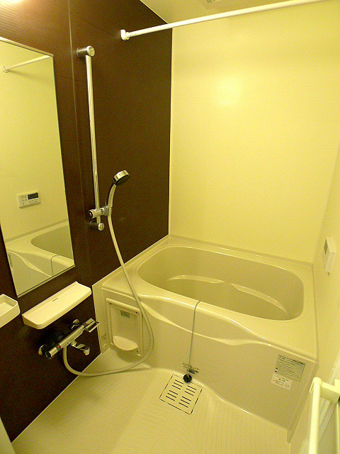 バス・シャワールーム　追い焚き機能付きバス