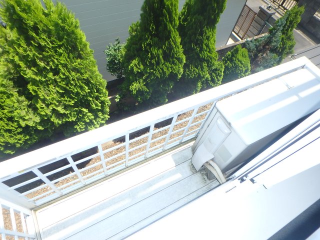バルコニー　他のお部屋の参考写真となります。