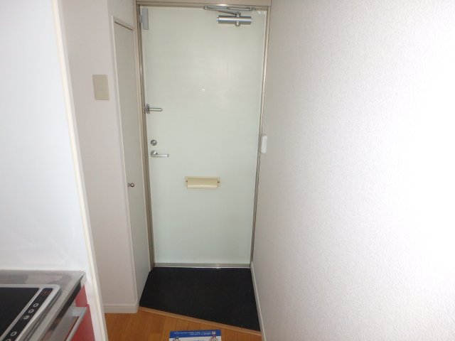 玄関　他のお部屋の参考写真となります。