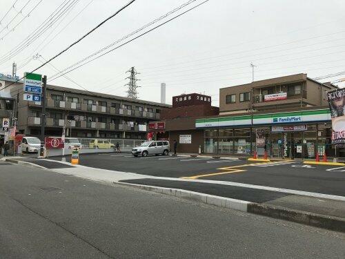 コンビニ　ファミリーマート 東淀川南江口店（コンビニ）まで395m