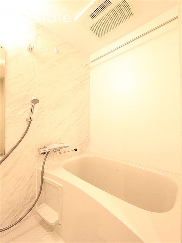 バス・シャワールーム　バスルーム