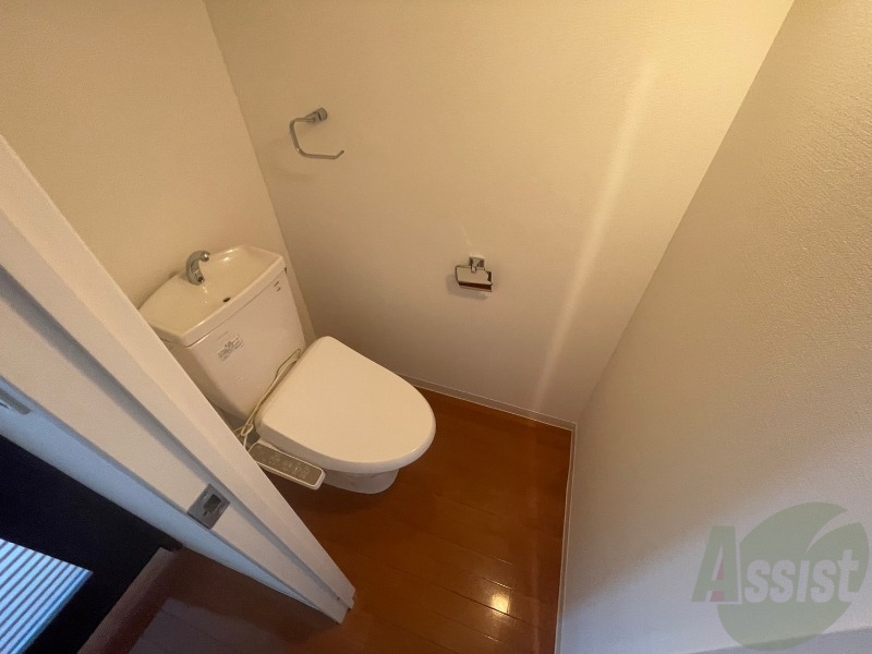 トイレ　こちらはトイレです。清潔感があり、安心して使用できます。