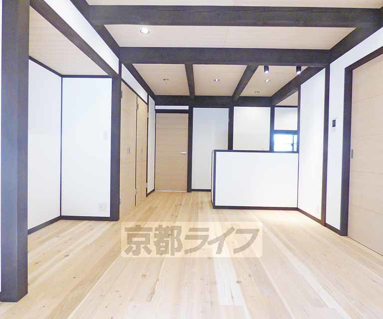 居室・リビング　広々としたお部屋です。