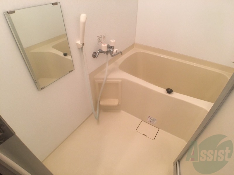 バス・シャワールーム　お風呂になります。一日の疲れを癒してくださいね。