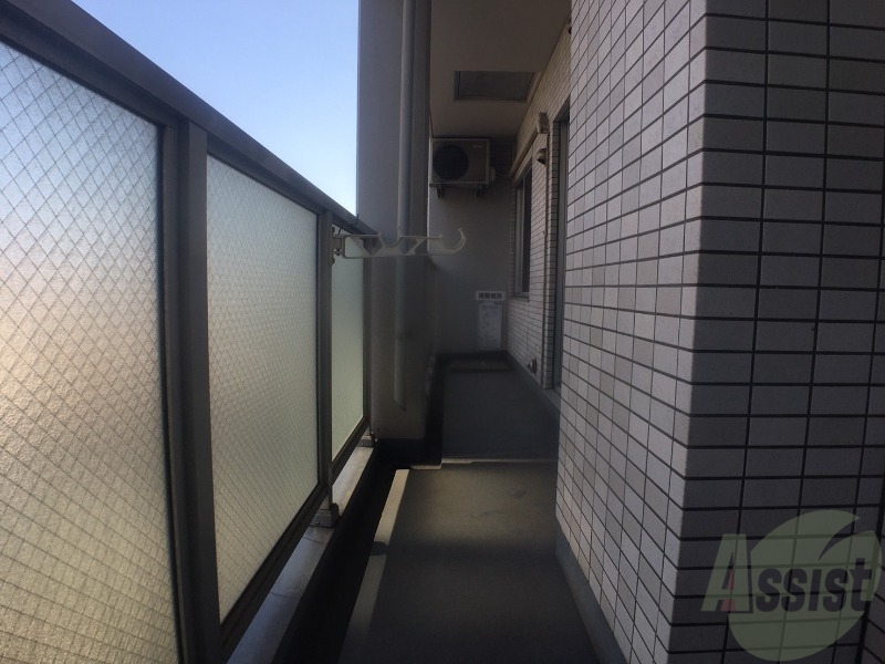 バルコニー　バルコニーです。洗濯物を干したり一息ついたりできますね！