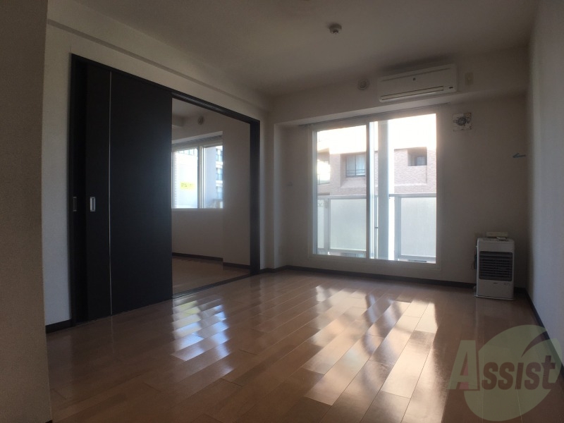 居室・リビング　広くてキレイなお部屋が広がっていて、充実した生活が送れそう。