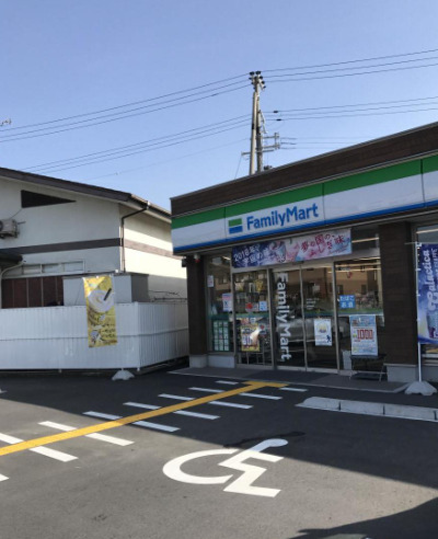 コンビニ　ファミリーマート 三木広野店（コンビニ）まで573m