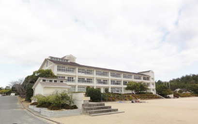 中学校　三木市立三木東中学校（中学校）まで2482m