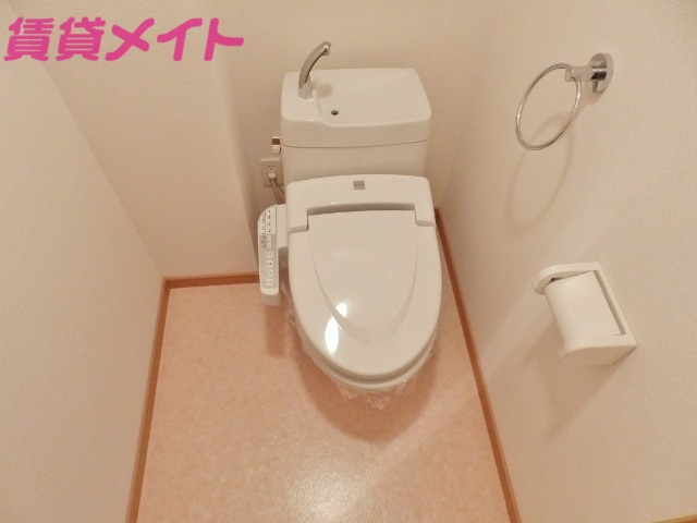 トイレ　同型反転タイプ