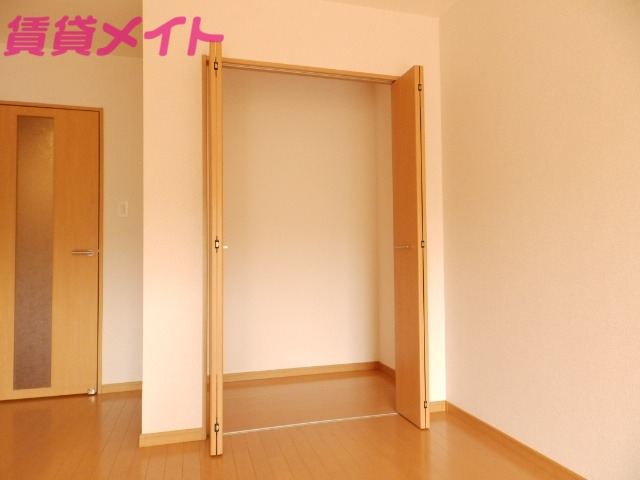 収納　同型反転タイプ