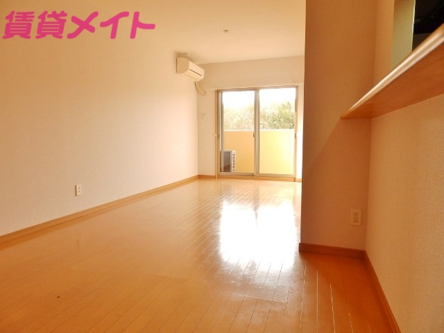 居室・リビング　同型反転タイプ