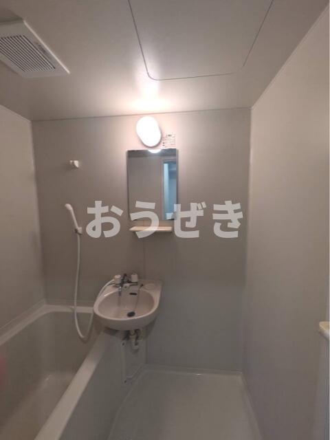 バス・シャワールーム　?