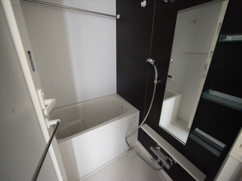 バス・シャワールーム　高温差し湯式追い焚き　浴室暖房乾燥機　24時間換気オートバス