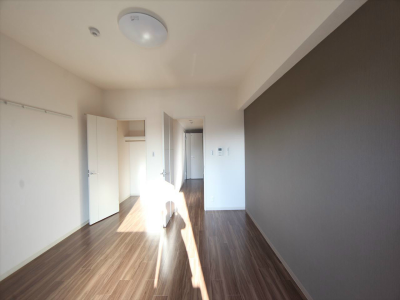 居室・リビング　洋室9帖　ウォークインクローゼット付（収納充実してます）