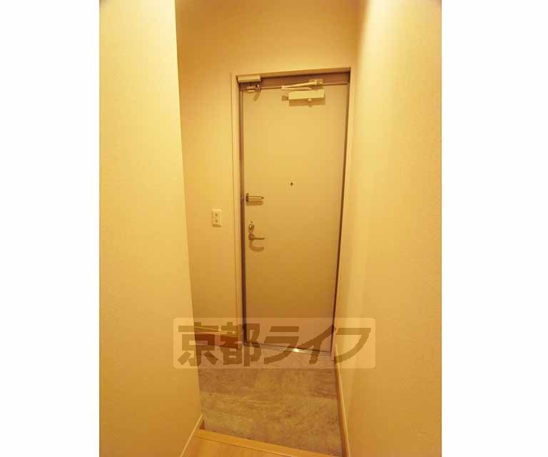 その他設備　明るい玄関です。