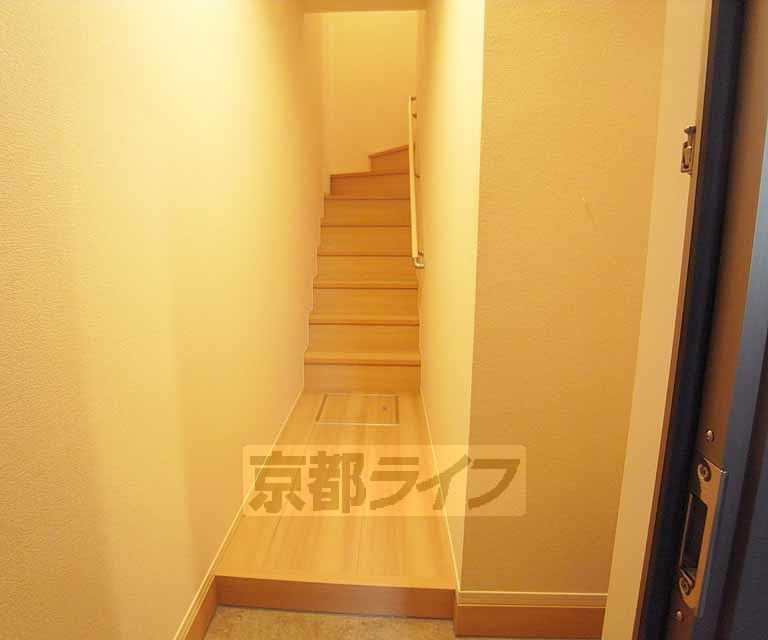 その他部屋・スペース　明るい廊下です。