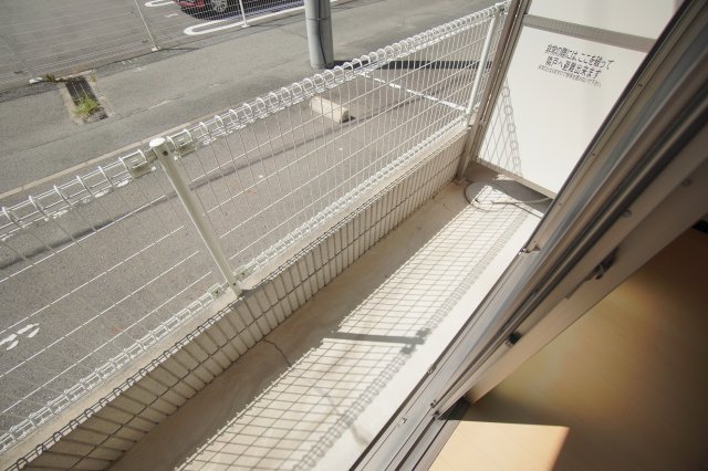 バルコニー　同仕様：庭