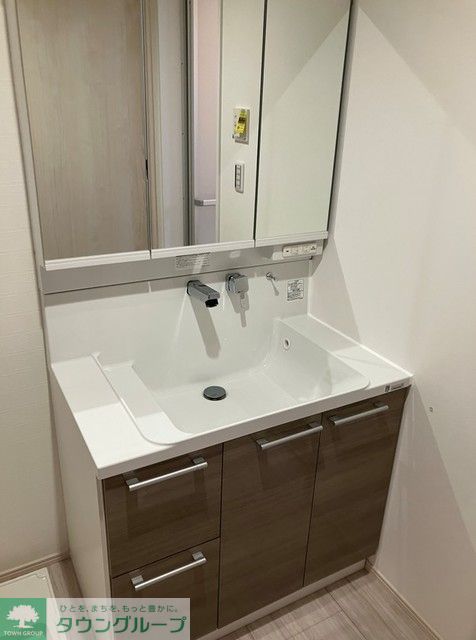 洗面設備　※写真は同タイプ住戸です。