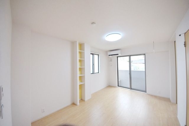 居室・リビング　★タウンハウジング府中店まで★