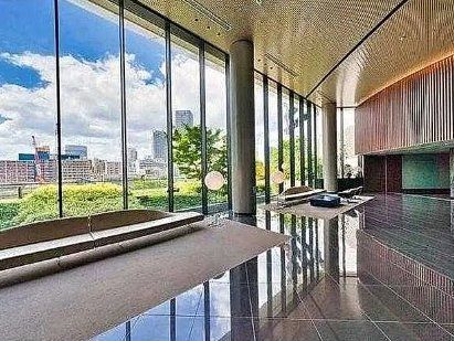 エントランス　毎日通るエントランス♪