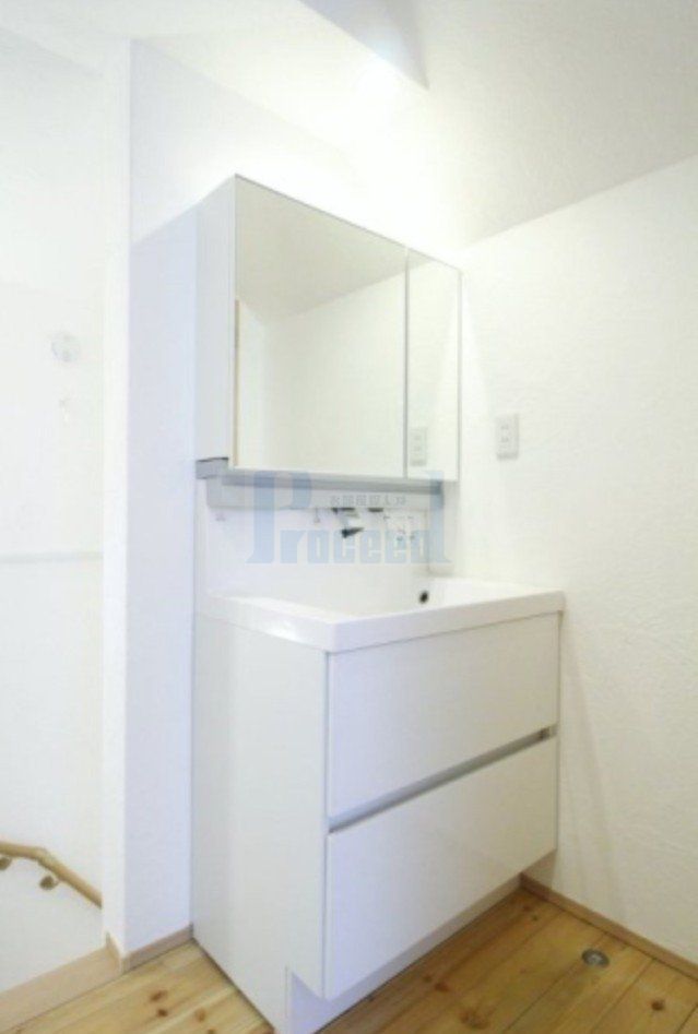 洗面設備　うれしい独立洗面台！