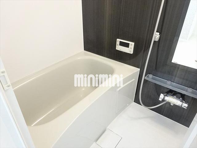 バス・シャワールーム　清潔感のある浴室です。