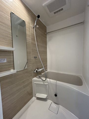 バス・シャワールーム　コンパクトで使いやすいお風呂です