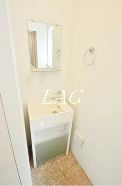 洗面設備　独立洗面台です。