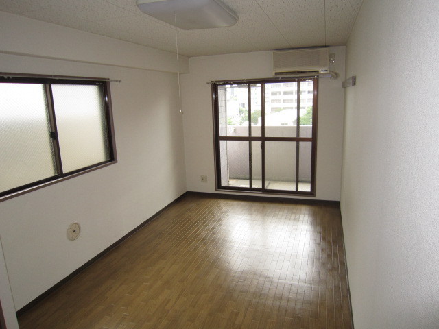 居室・リビング　※別４号室タイプの写真です