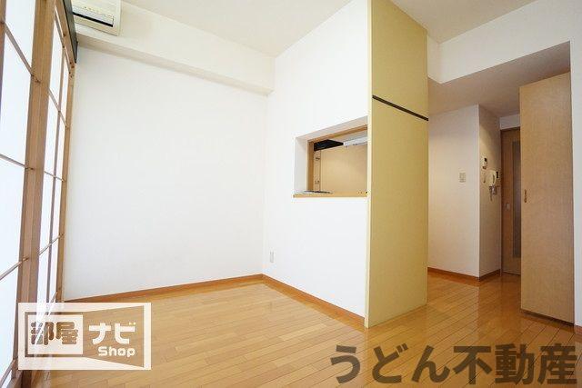 居室・リビング　うどん県のお部屋探しはうどん不動産へ うどんちゃんとLINE