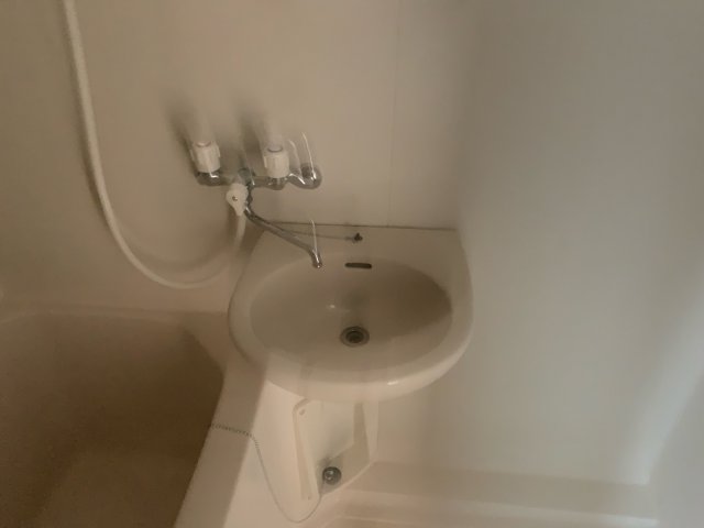 洗面設備　浴室内に洗面台付き！