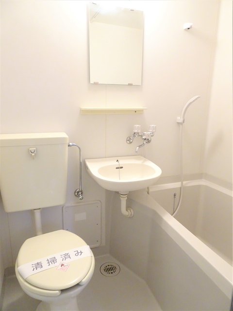 バス・シャワールーム　丸洗い可能！お掃除ラクラクの洗面台付き３点ユニットです☆