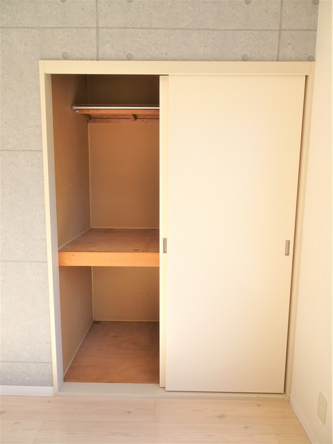 収納　押入れタイプはお荷物が多い方も安心の収納力です☆